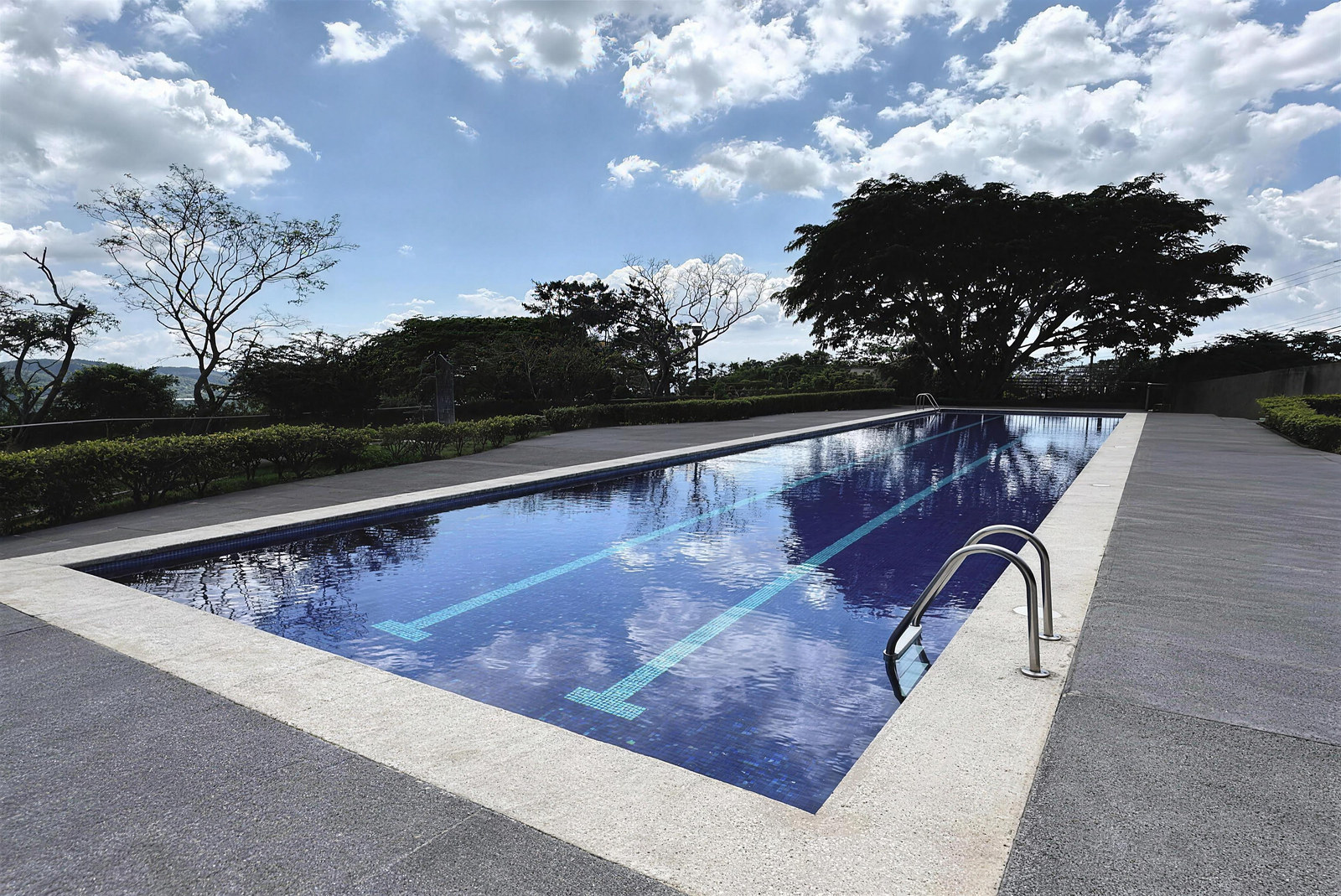 Casa de 4 Niveles con Gran Vista en Condominio Los Bambúes, Ciudad Colón. en Colón, Mora, Costa Rica