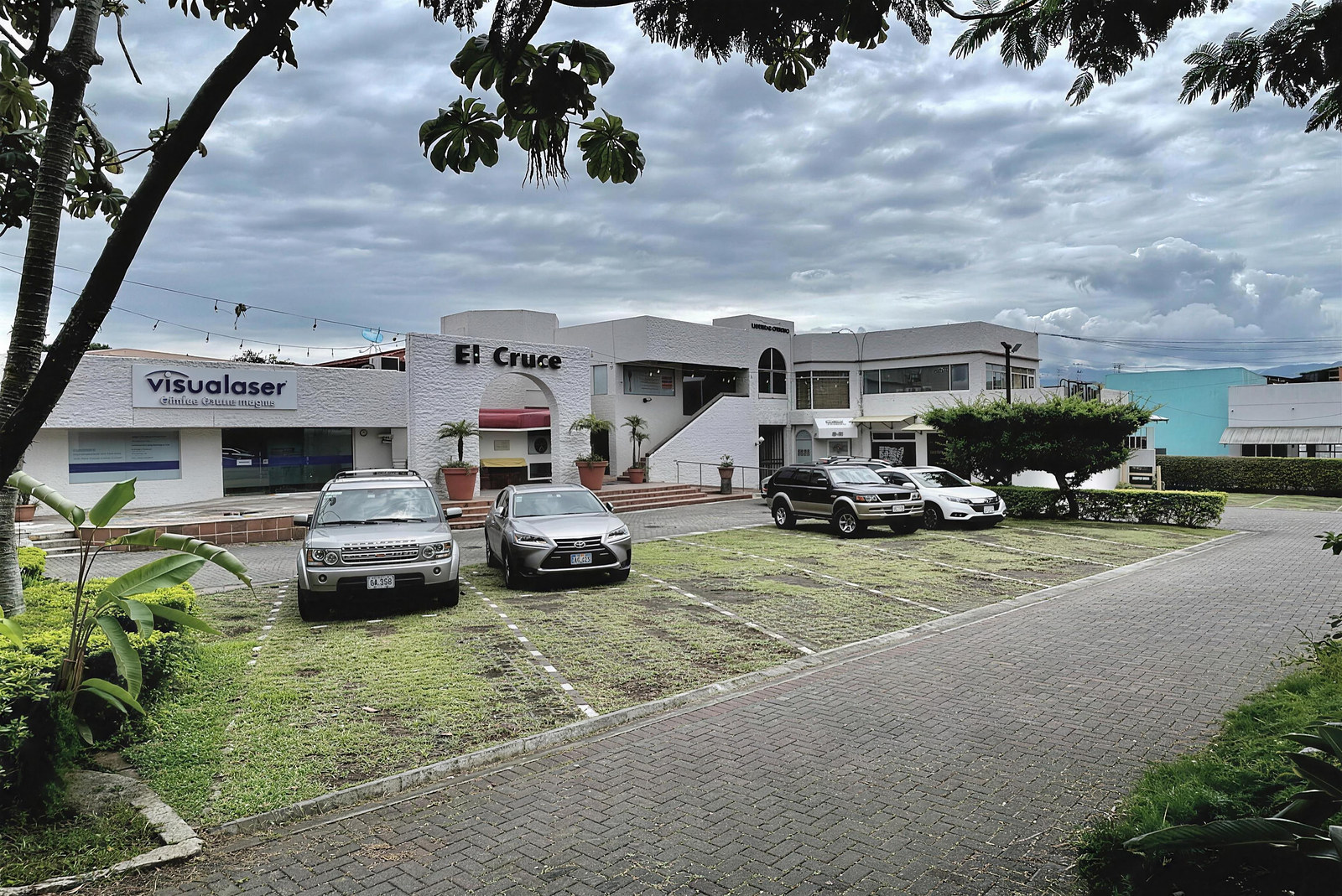 Oficina o Consultorio Médico en Centro Comercial El Cruce en San Rafael, Escazú, Costa Rica